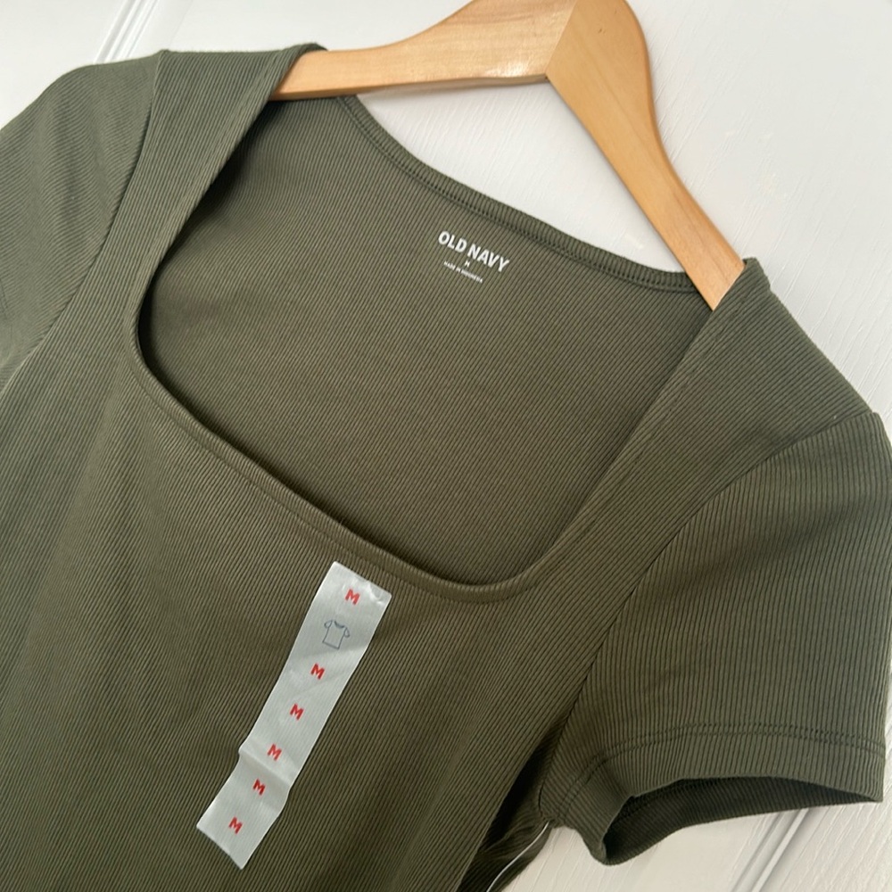 NWT Old Navy Sage green ribbed short sleeve top, size Medium